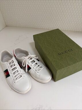 Gucci White Leather Sneakers | Size 40 (9.5)